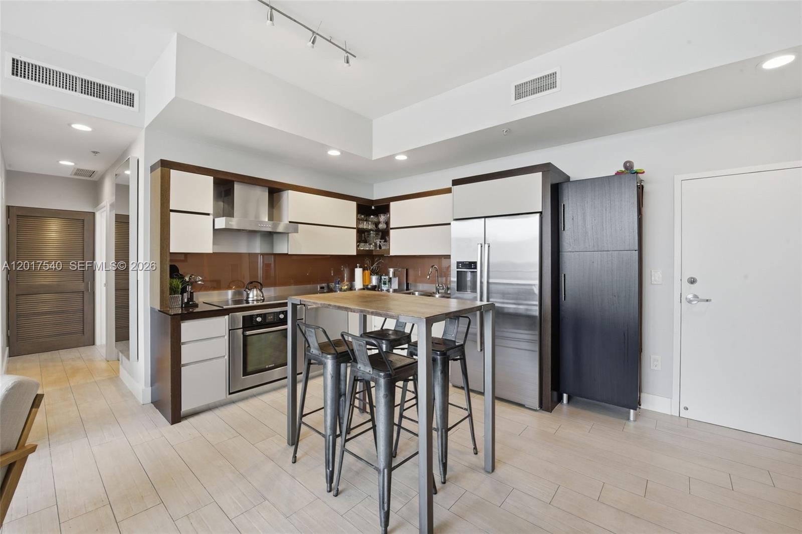 2100 Park Ave #302 Miami Beach, FL 33139