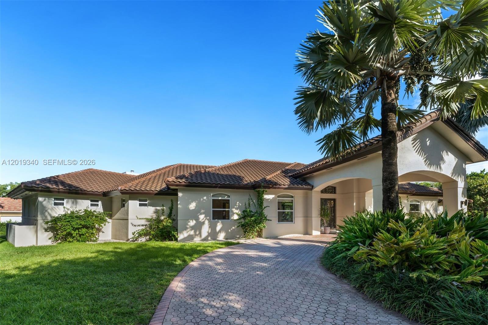 12801 Old Cutler Rd Pinecrest, FL 33156