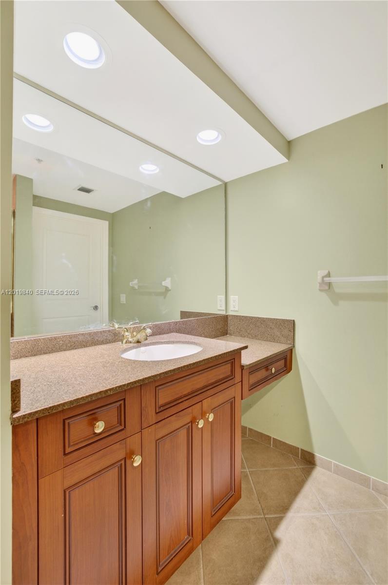 347 N New Riv Dr E #2205 Fort Lauderdale, FL 33301