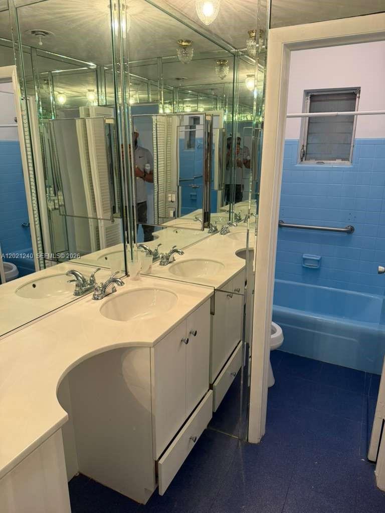 5127 Alton Rd Miami Beach, FL 33140