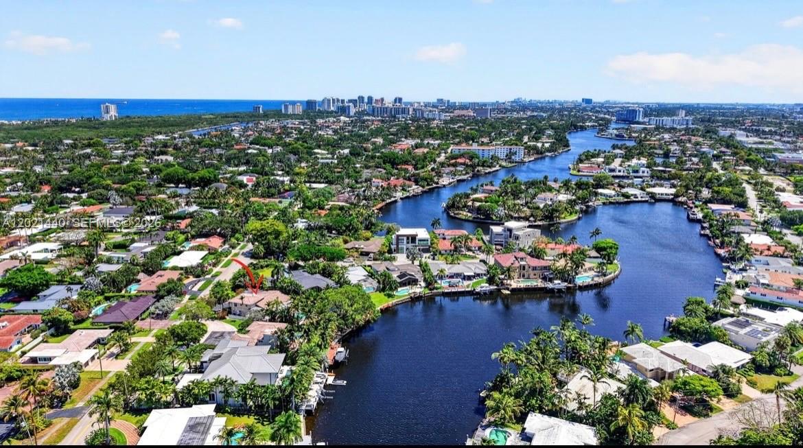 2433 Middle Riv Dr Fort Lauderdale, FL 33305