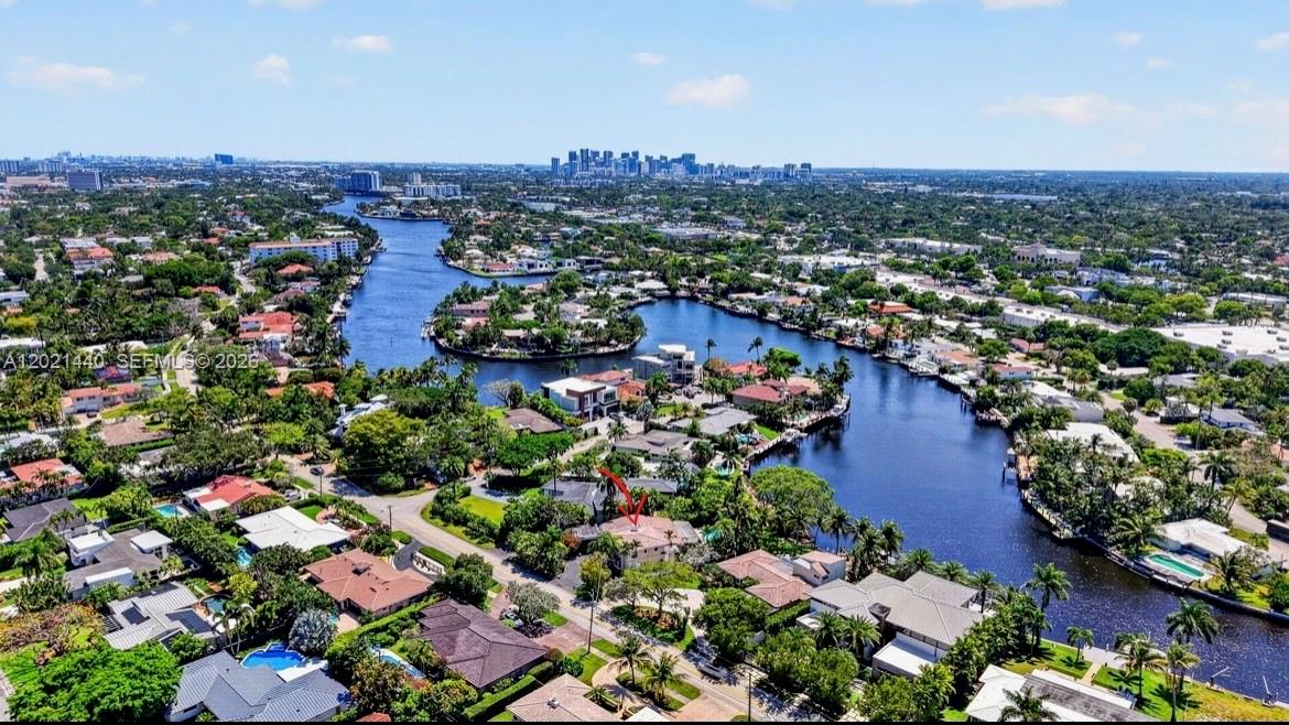 2433 Middle Riv Dr Fort Lauderdale, FL 33305