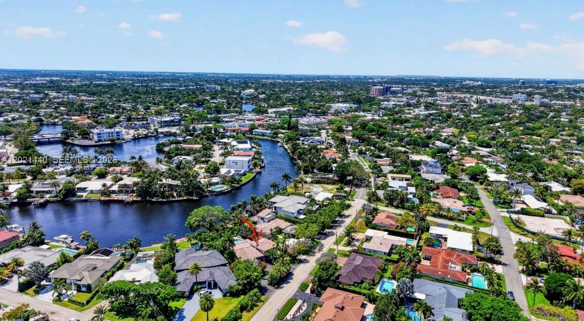 2433 Middle Riv Dr Fort Lauderdale, FL 33305