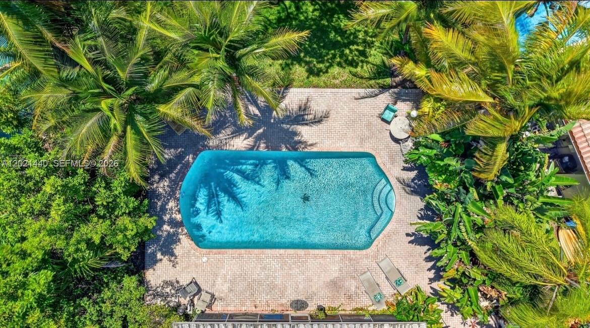2433 Middle Riv Dr Fort Lauderdale, FL 33305