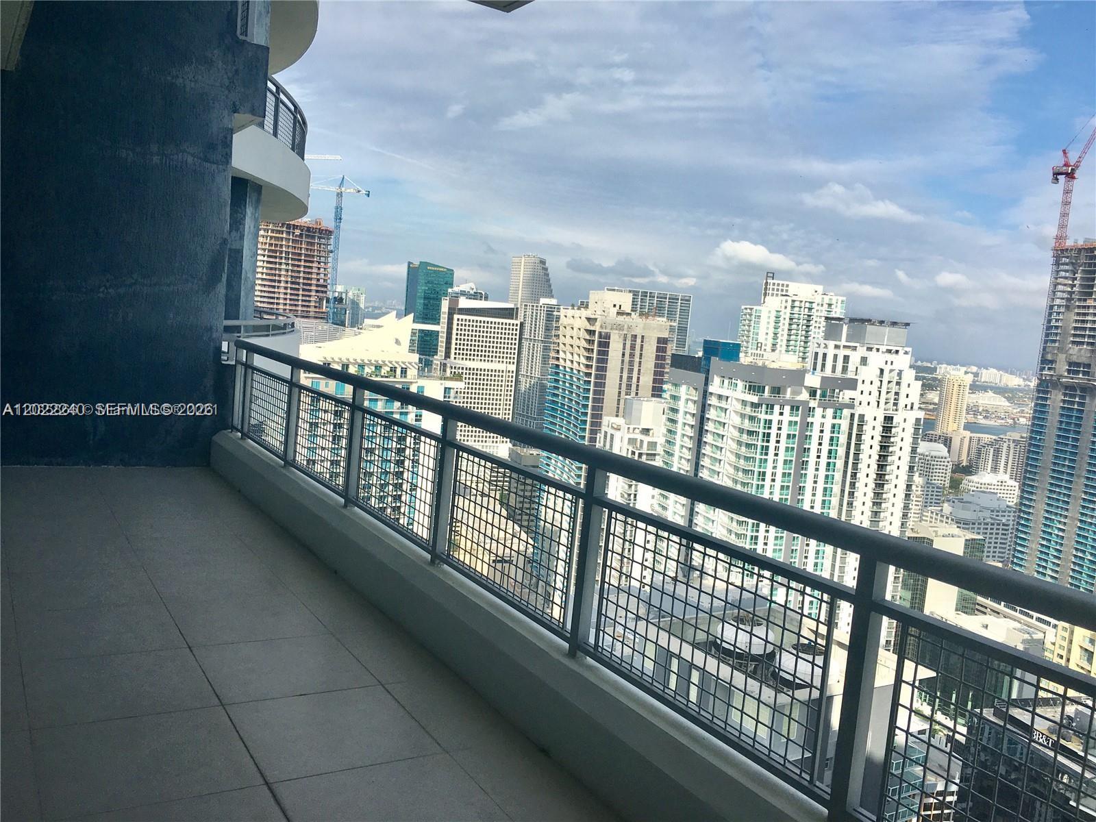 image Infinity at Brickell18