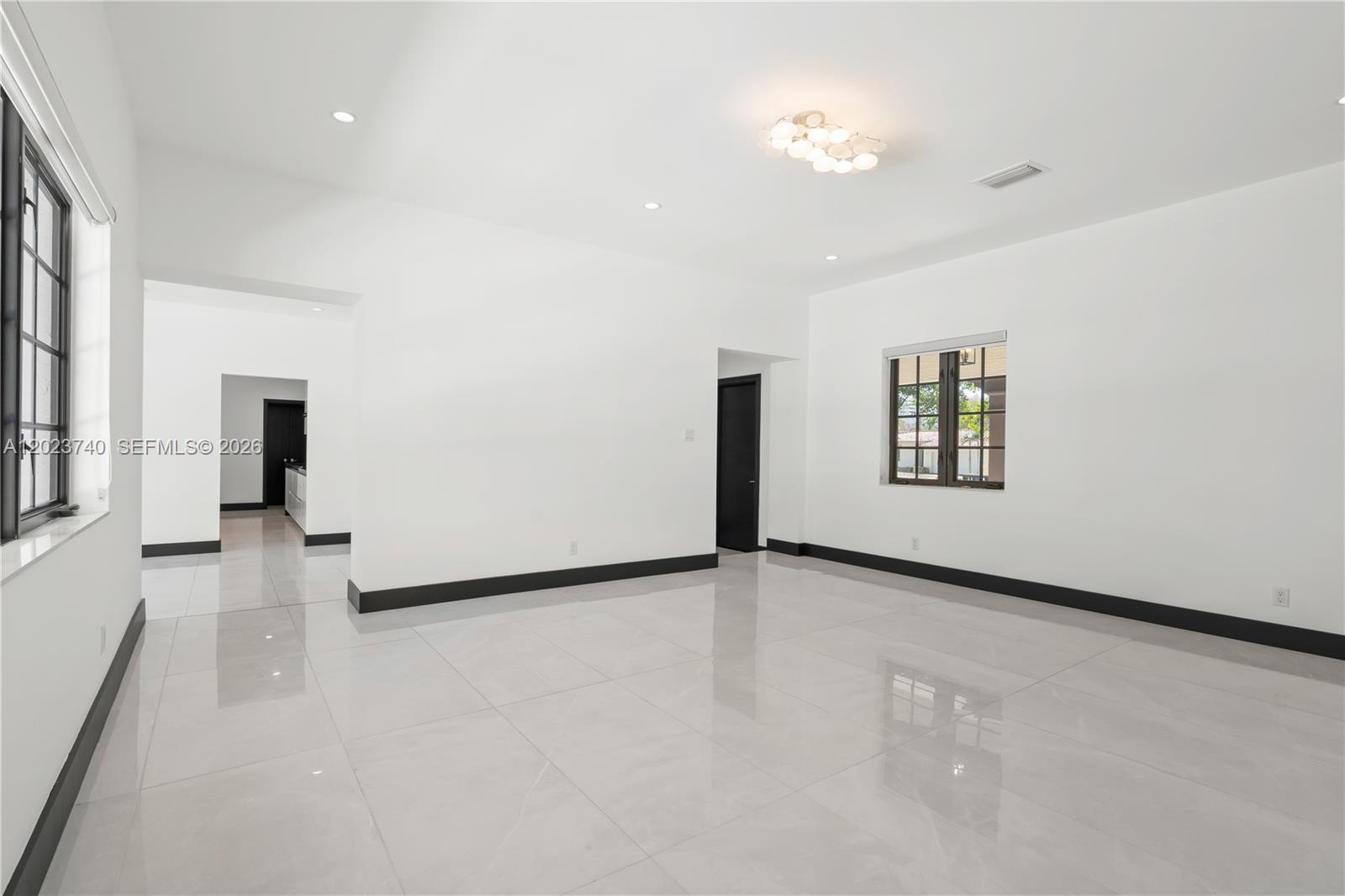 519 Alhambra Cir Coral Gables, FL 33134