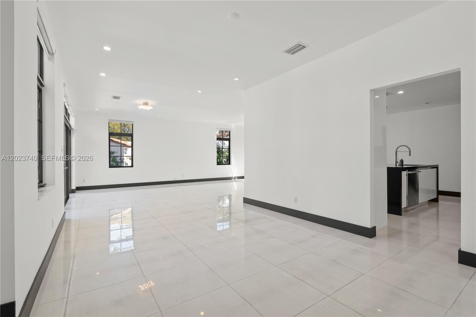 519 Alhambra Cir Coral Gables, FL 33134