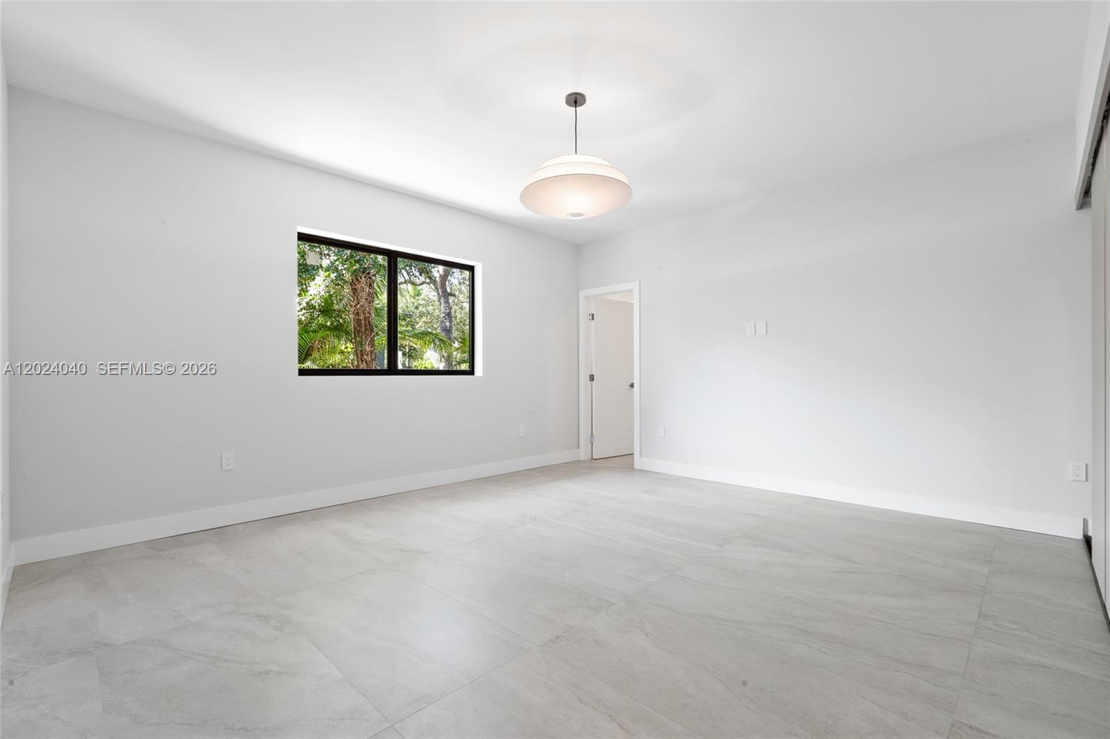 550 S Shore Dr Miami Beach, FL 33141