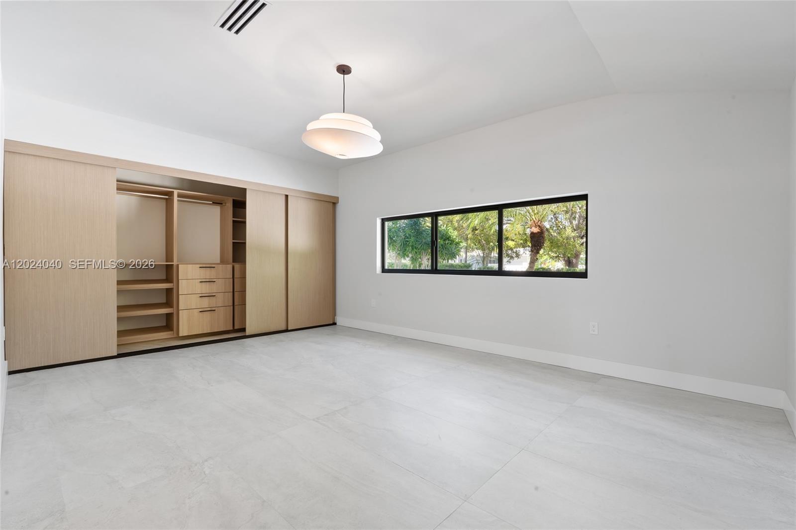 550 S Shore Dr Miami Beach, FL 33141