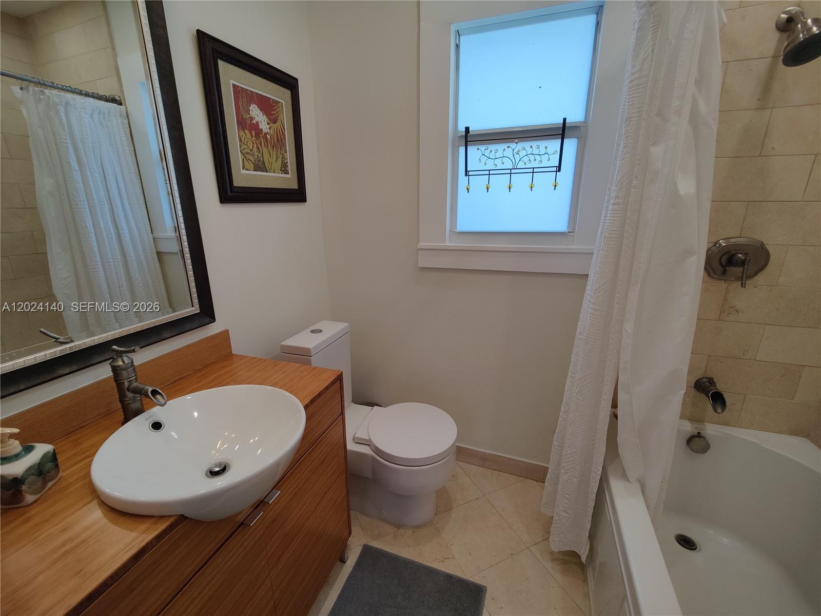 1823 S Bayshore Ln Miami, FL 33133