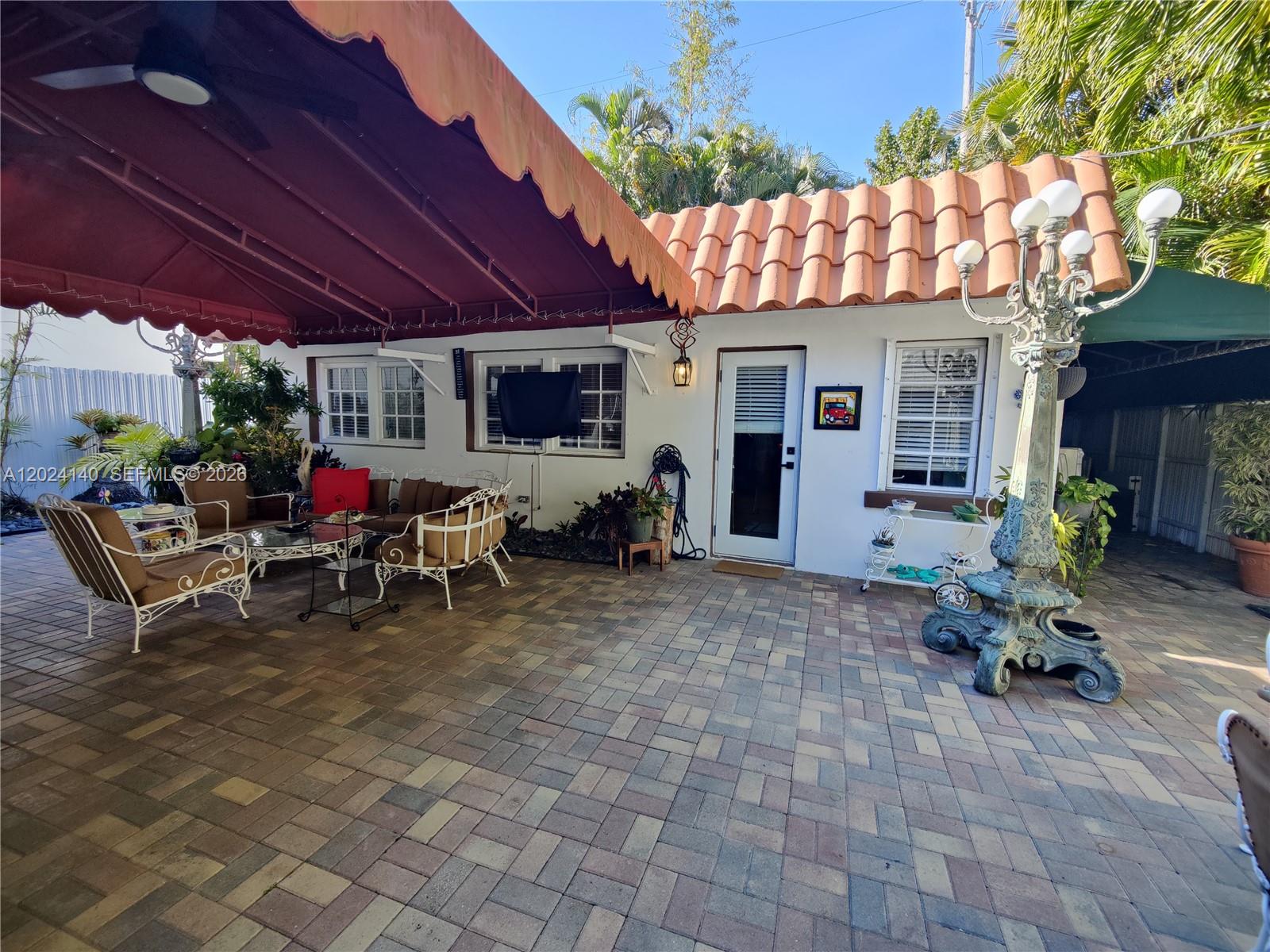 1823 S Bayshore Ln Miami, FL 33133