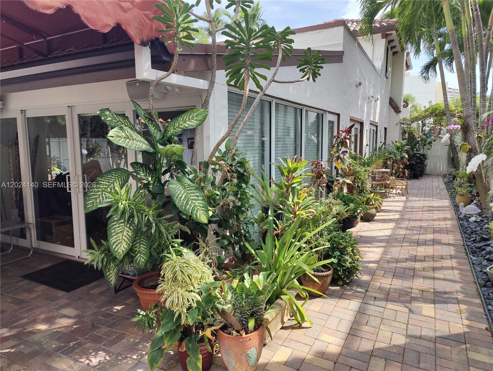 1823 S Bayshore Ln Miami, FL 33133