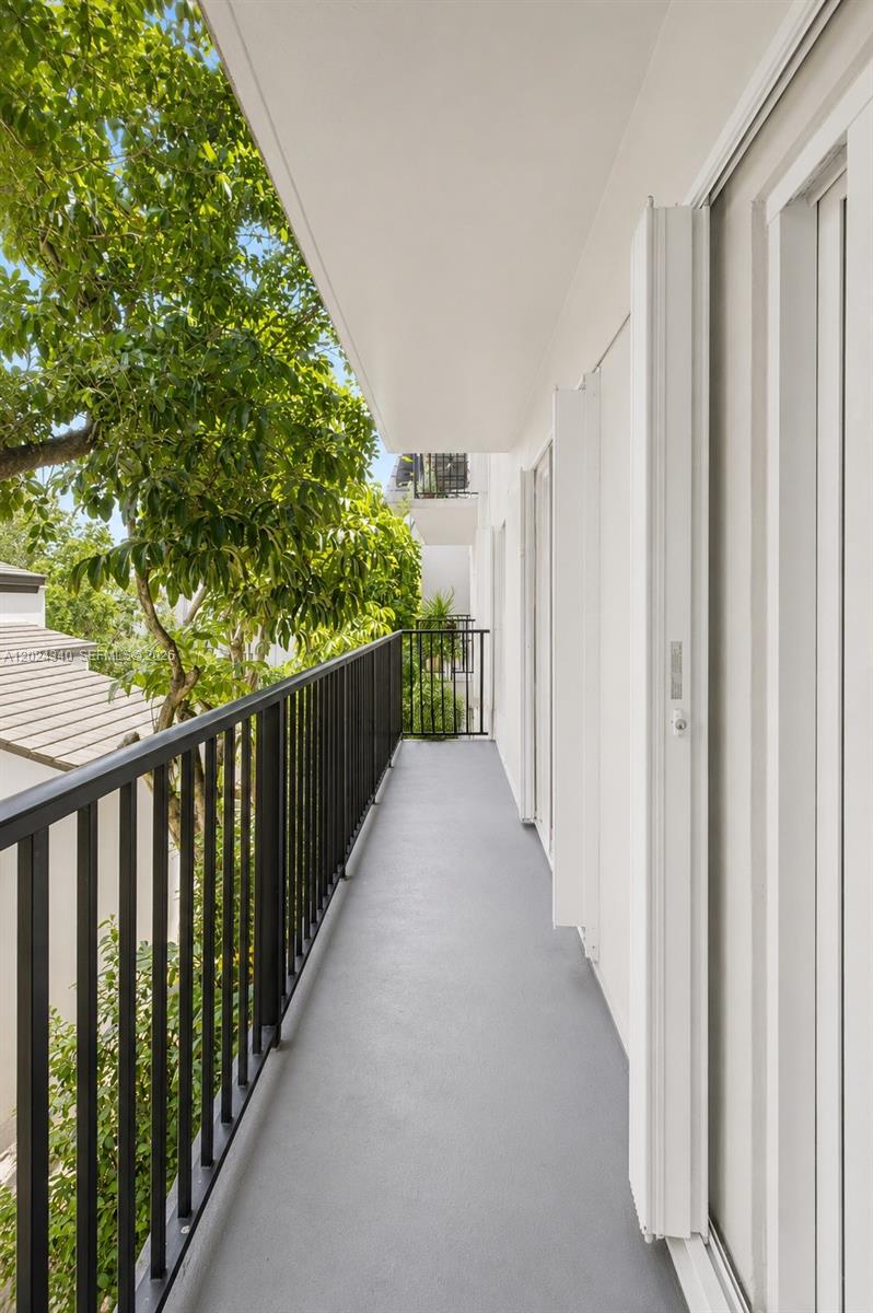 6815 Edgewater Dr #201 Coral Gables, FL 33133