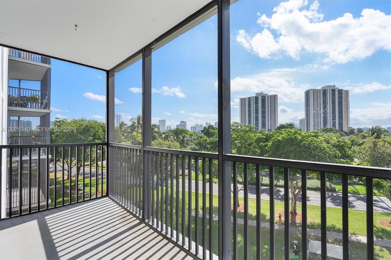 3101 N Country Clb Dr #504