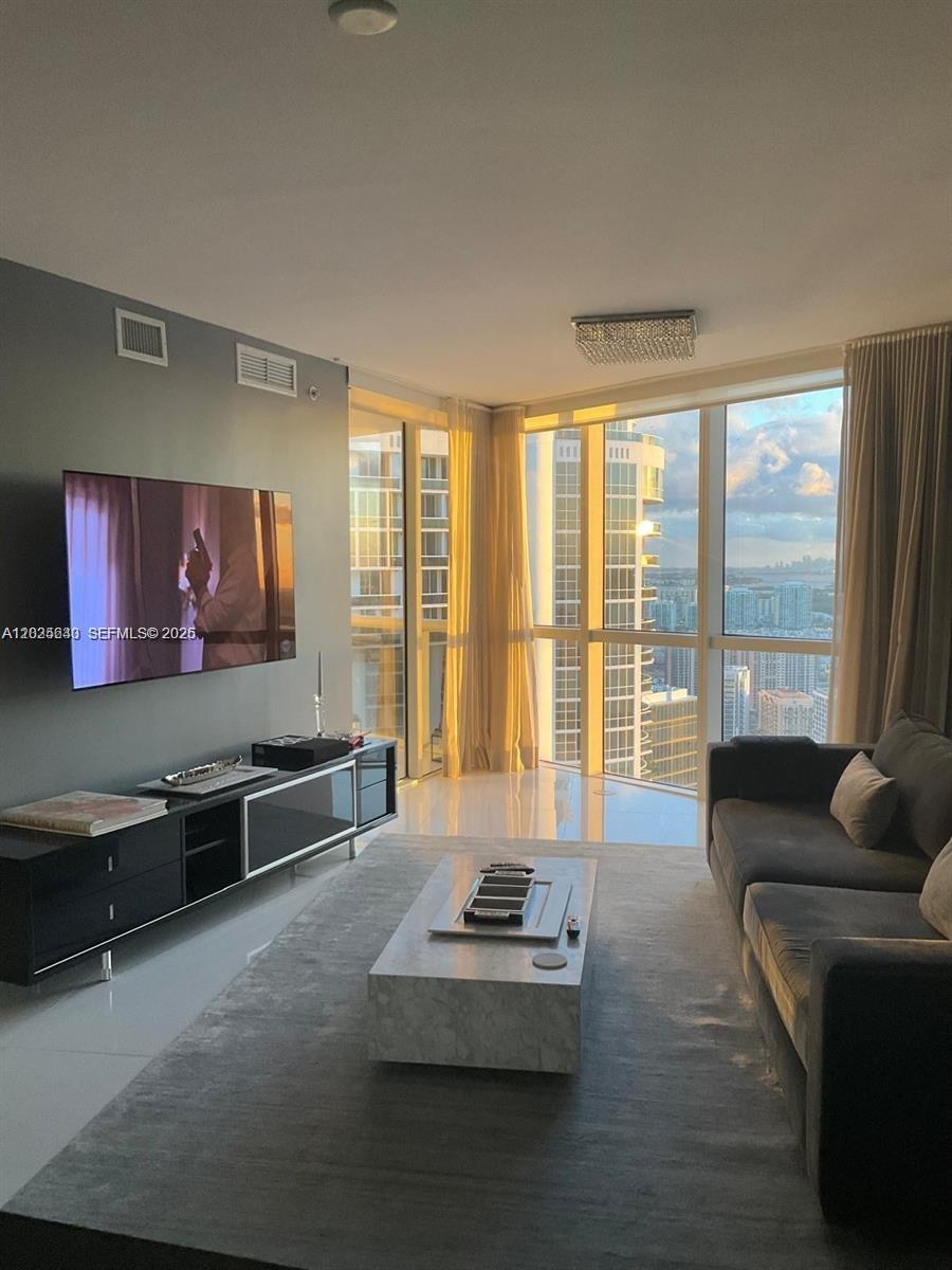 18201 Collins Ave #5303