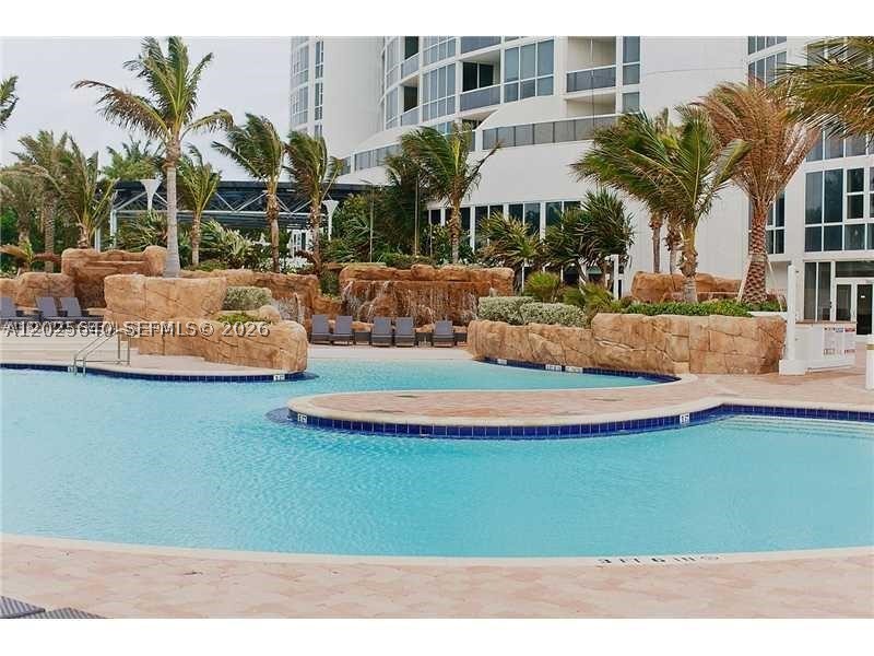 image Trump Royale33