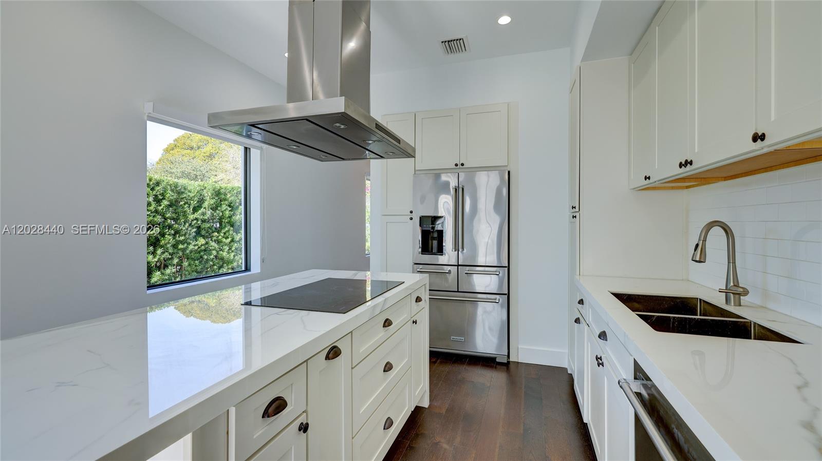 426 Aragon Ave Coral Gables, FL 33134