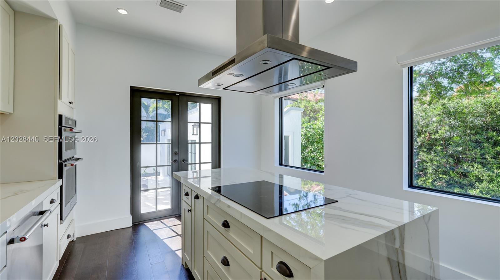 426 Aragon Ave Coral Gables, FL 33134