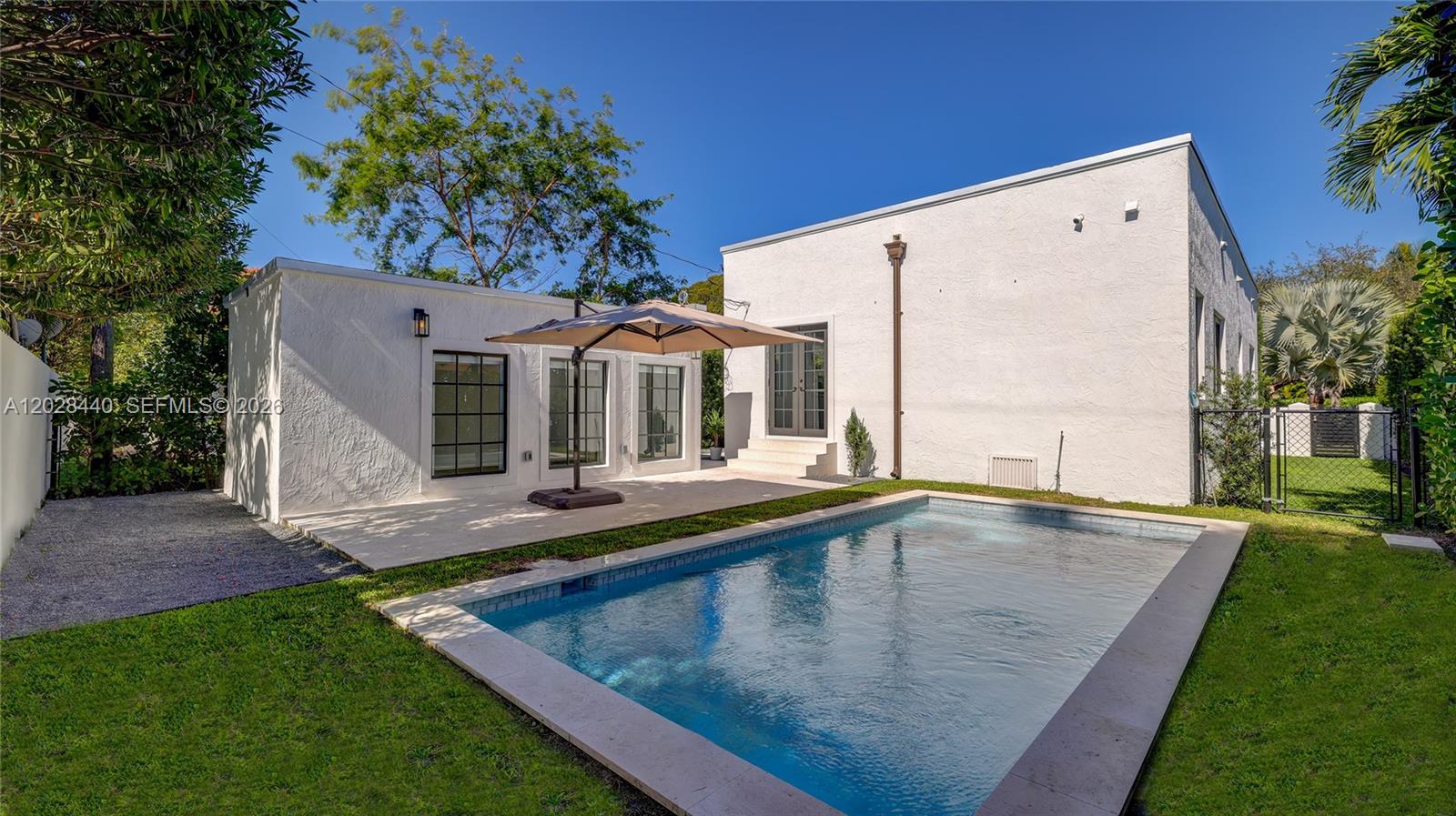 426 Aragon Ave Coral Gables, FL 33134