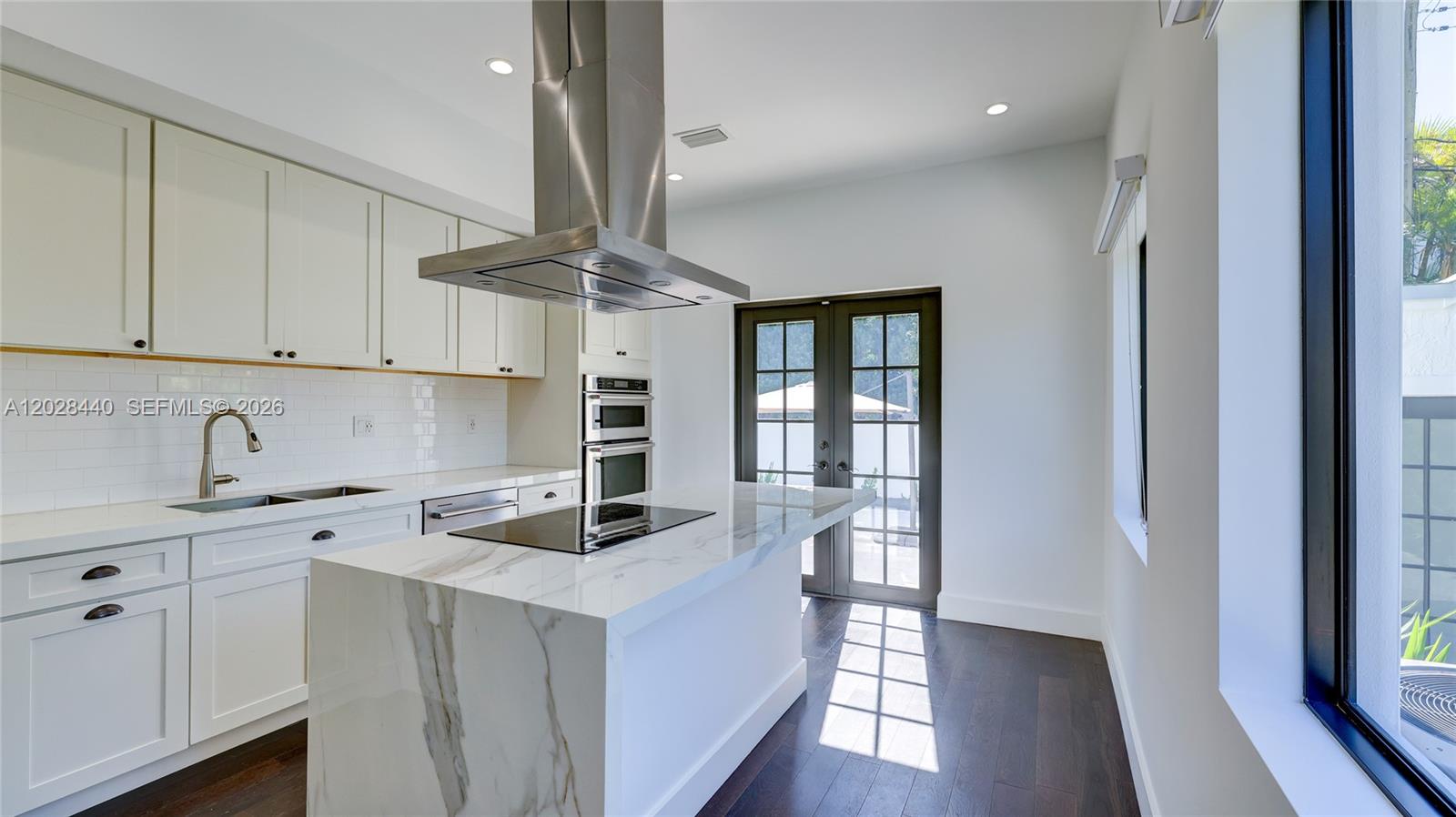 426 Aragon Ave Coral Gables, FL 33134