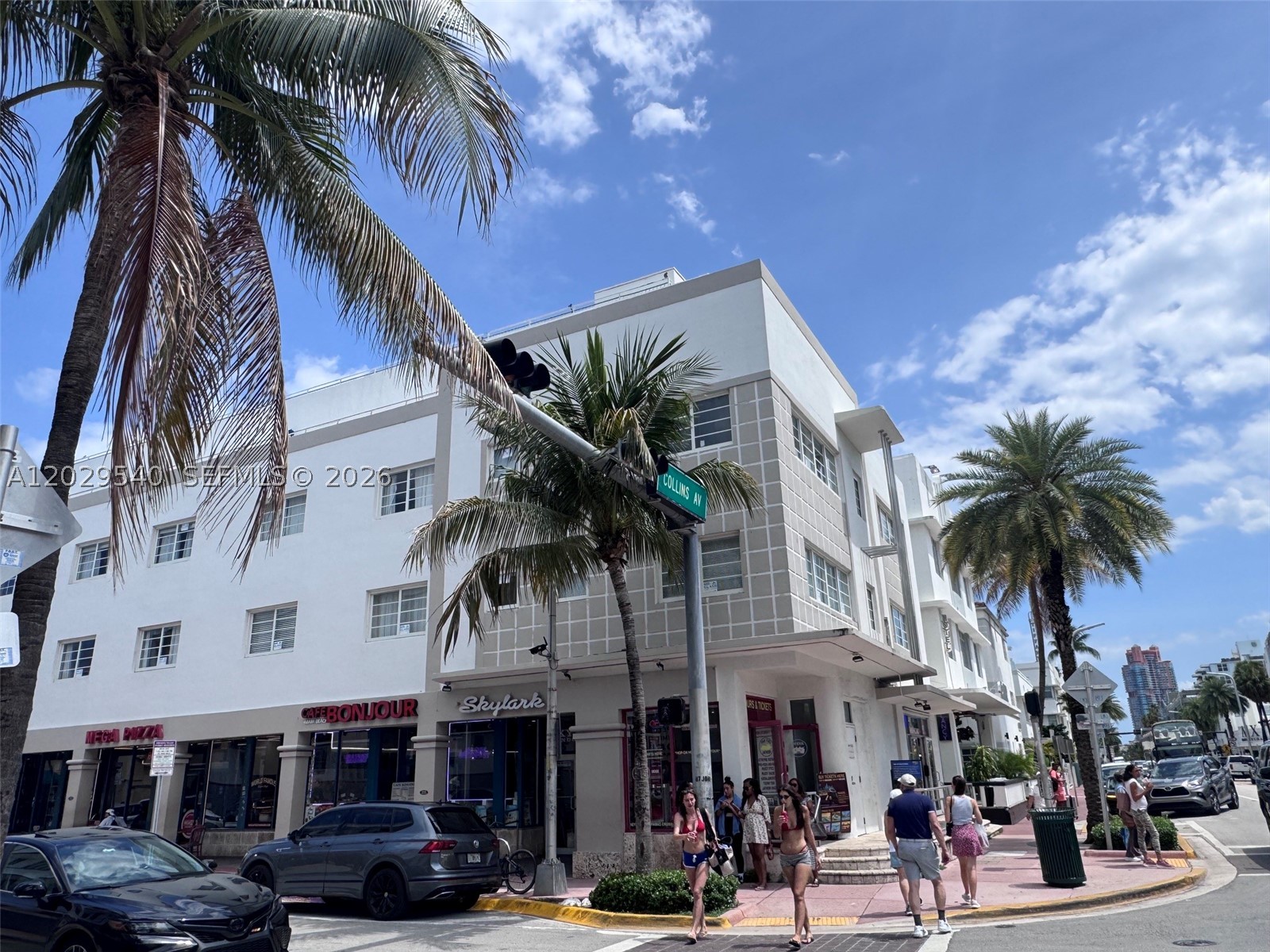 865 Collins Ave #210