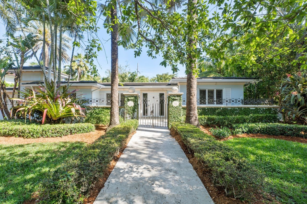 1037 Alfonso Ave