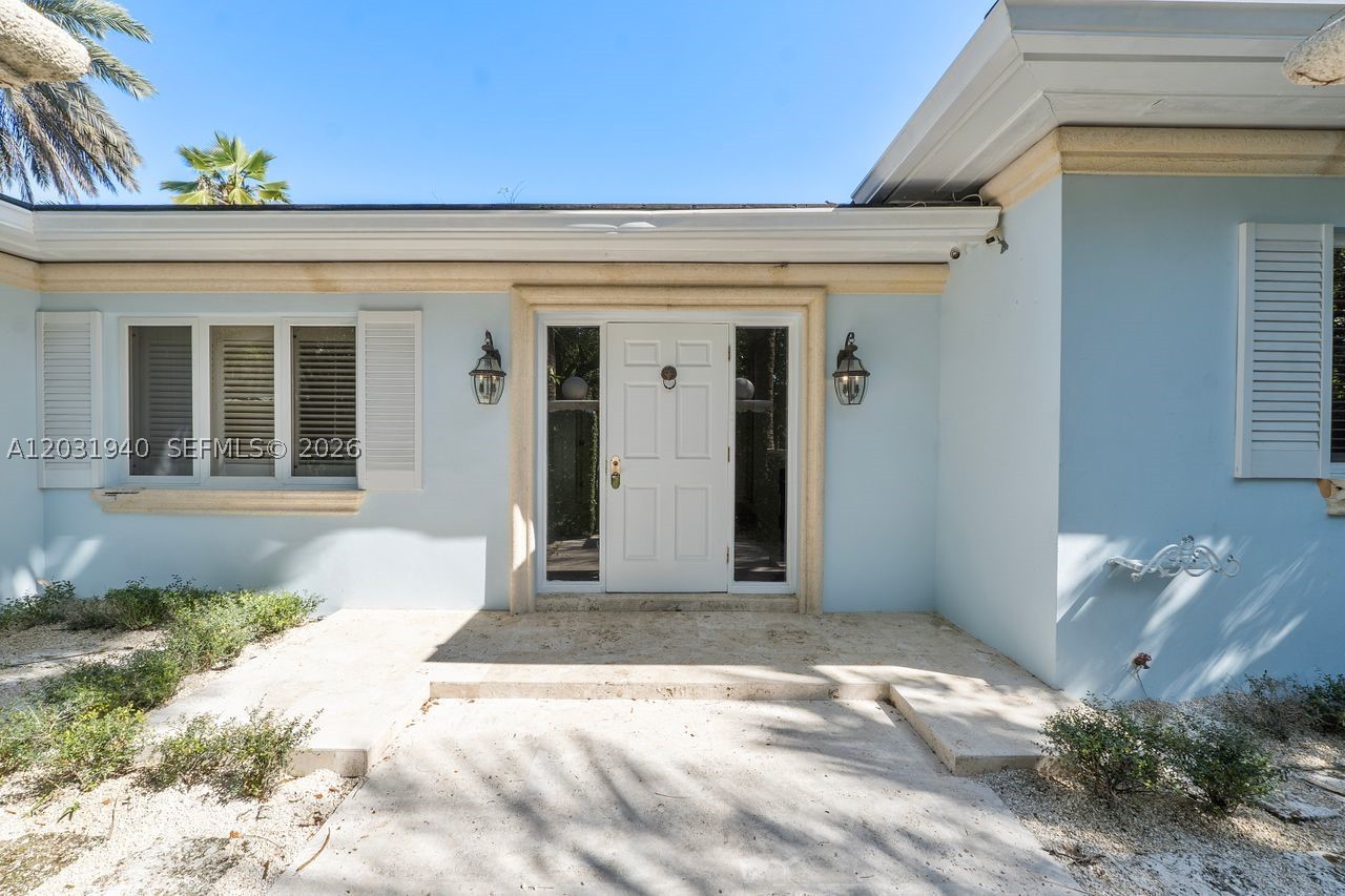 1037 Alfonso Ave Coral Gables, FL 33146