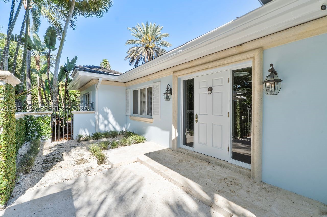 1037 Alfonso Ave Coral Gables, FL 33146