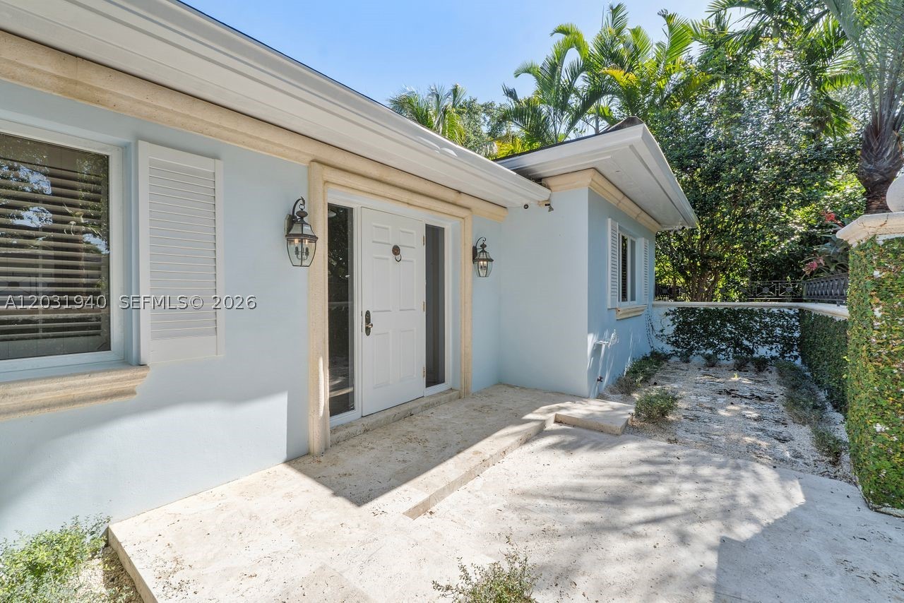1037 Alfonso Ave Coral Gables, FL 33146