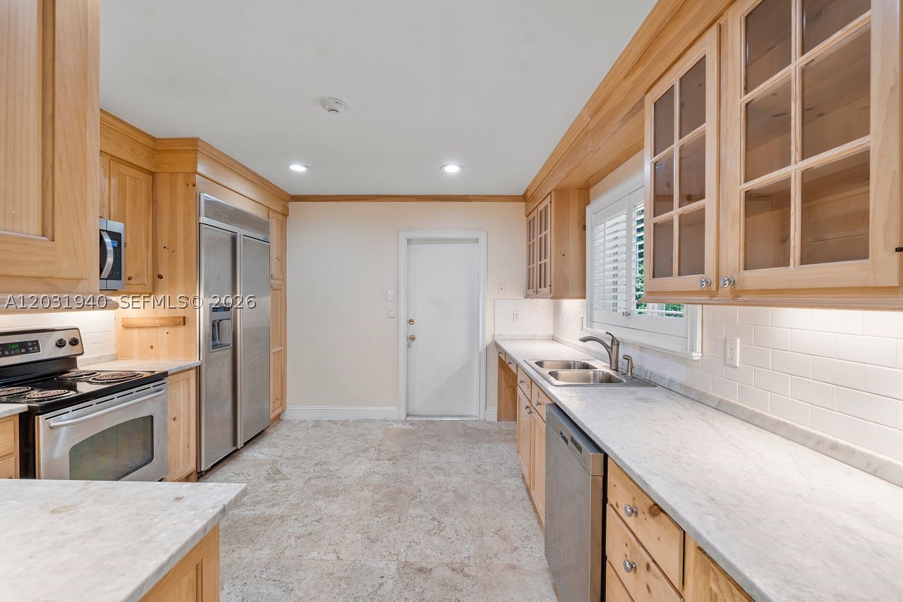 1037 Alfonso Ave Coral Gables, FL 33146