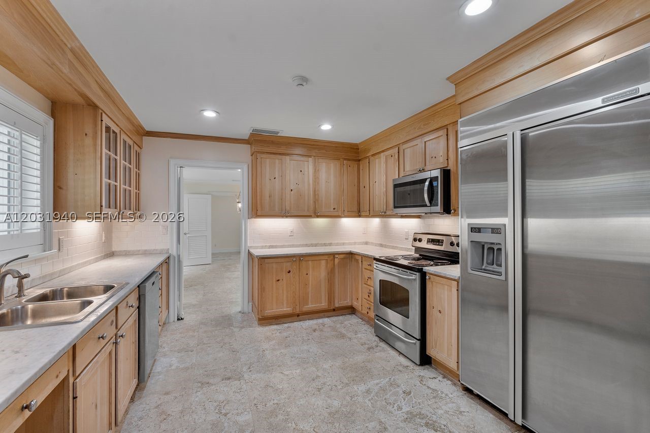 1037 Alfonso Ave Coral Gables, FL 33146