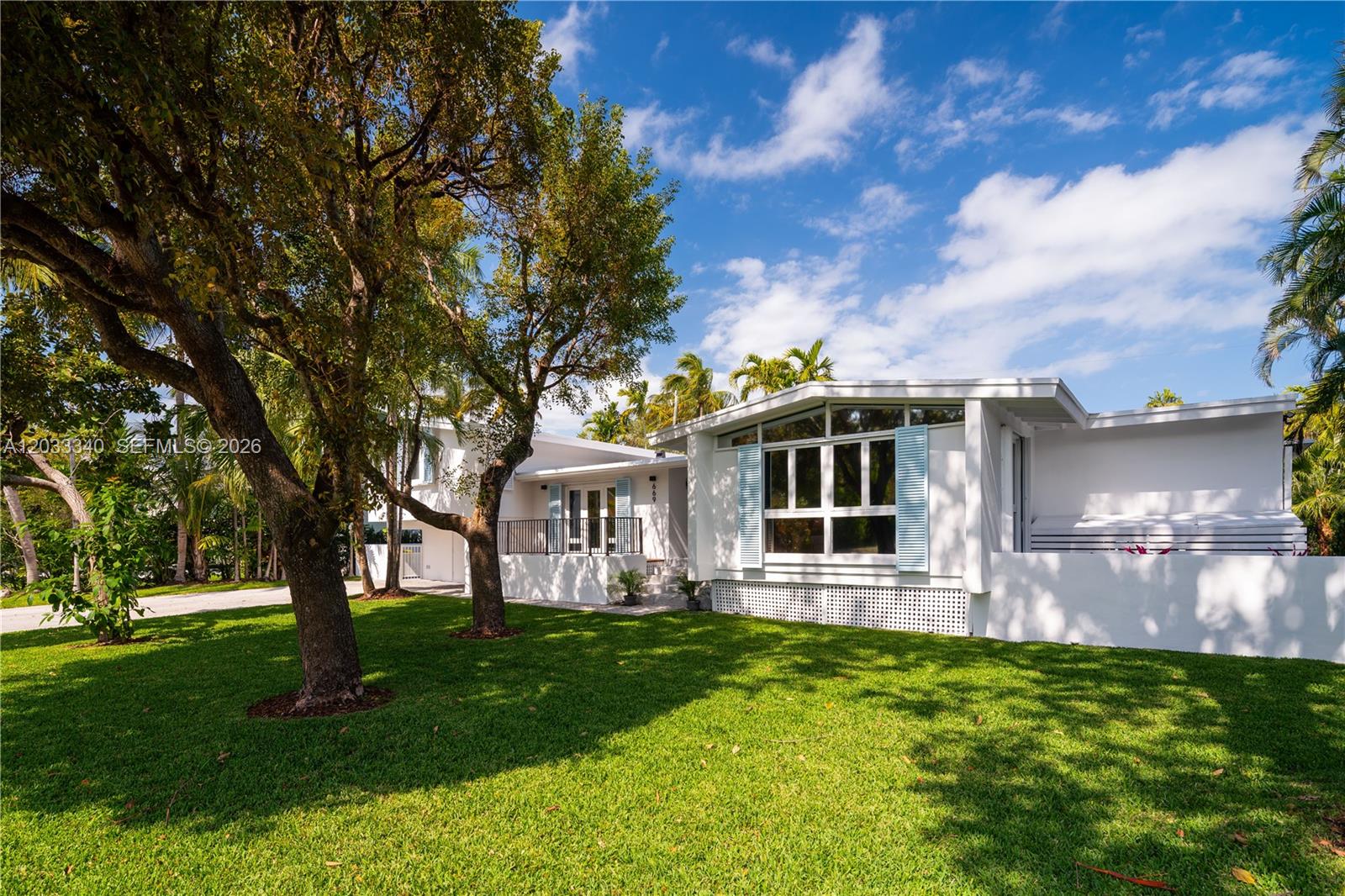 669 S Mashta Key Biscayne, FL 33149