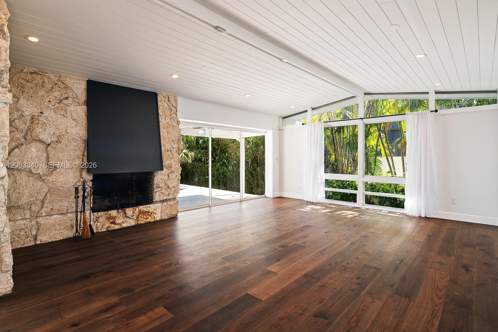 669 S Mashta Key Biscayne, FL 33149