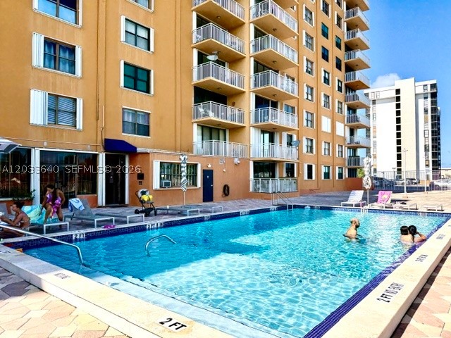 2450 NE 135th St #704