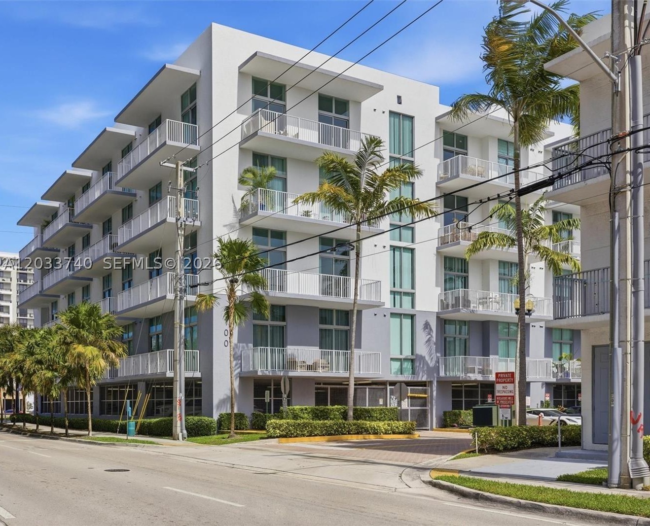 2100 Van Buren St #322