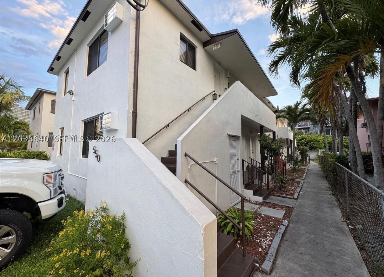 550 SW 10th St #7