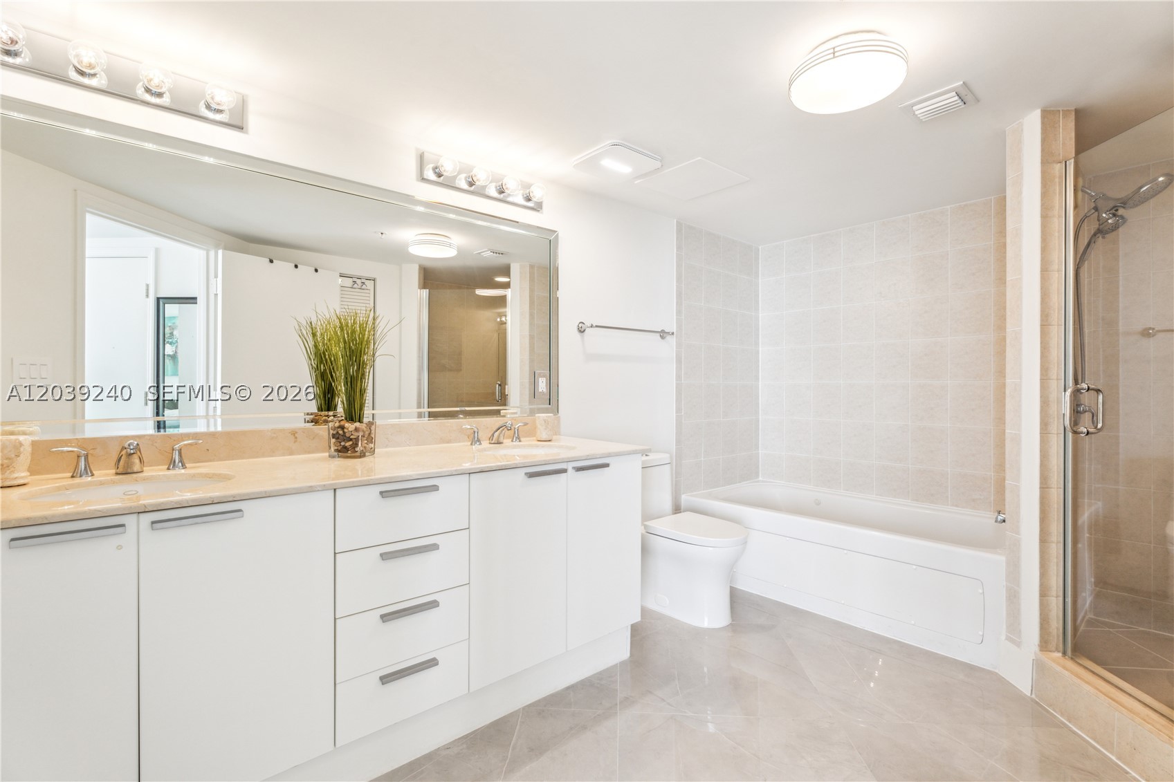 16699 Collins Ave+one Self Parking #4110 Sunny Isles Beach, FL 33160