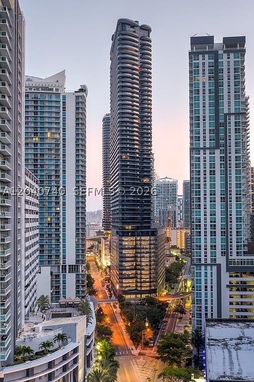 image Brickell Flatiron24