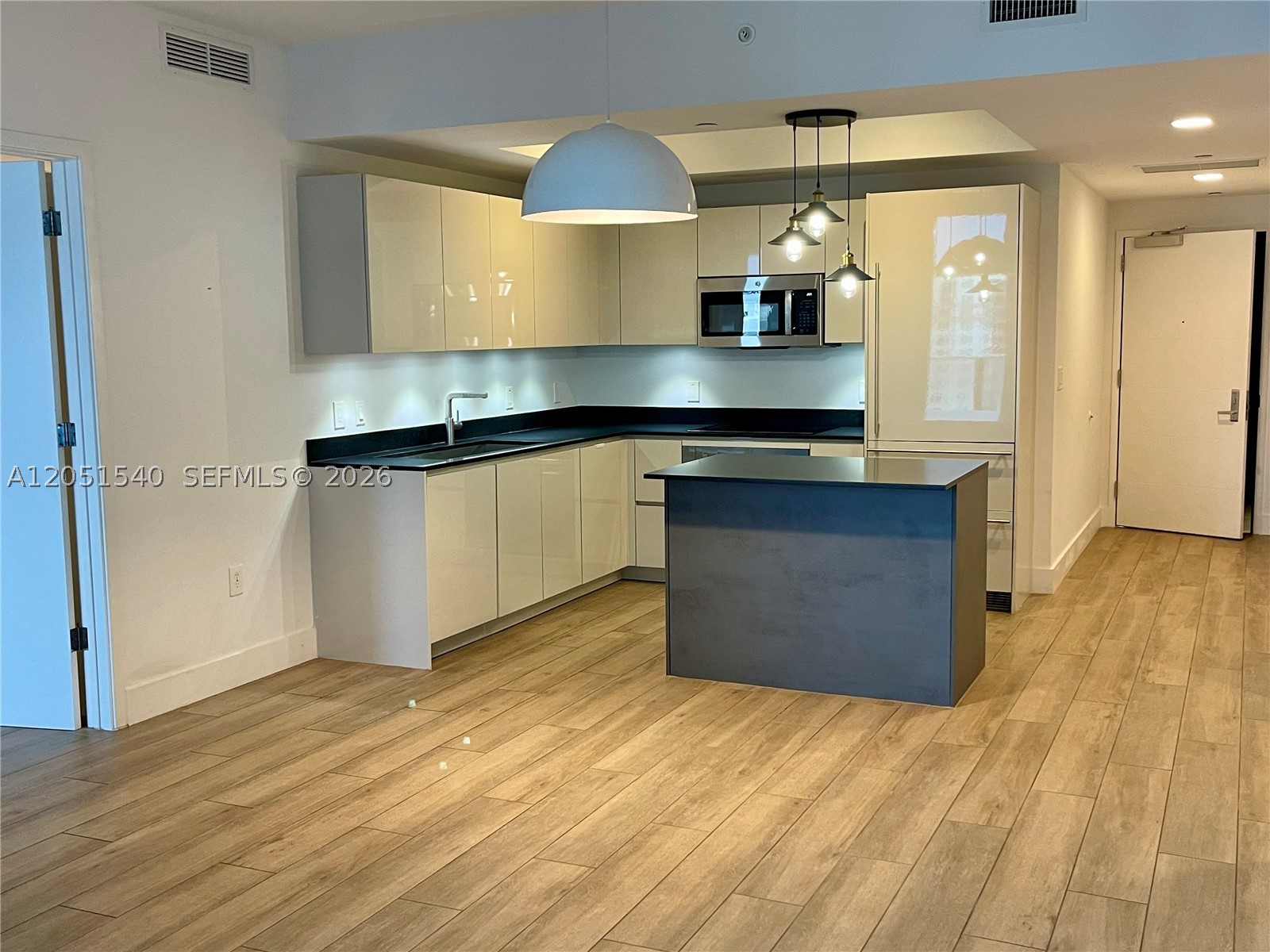 image 1010 Brickell12