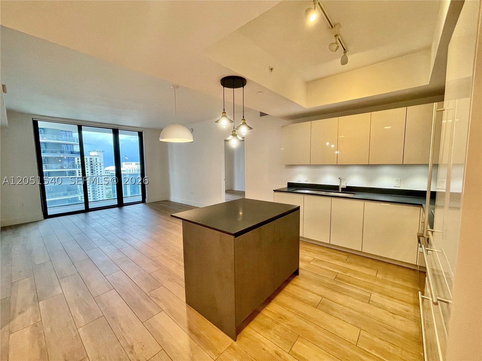 image 1010 Brickell14