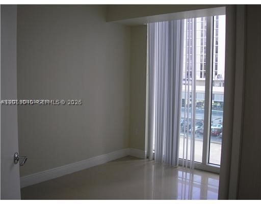 image Brickell on the River South8