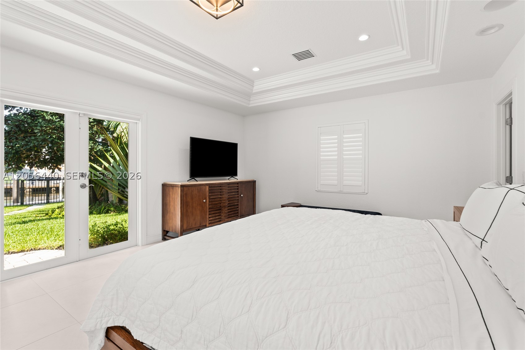 18 Eleuthera Dr Ocean Ridge, FL 33435