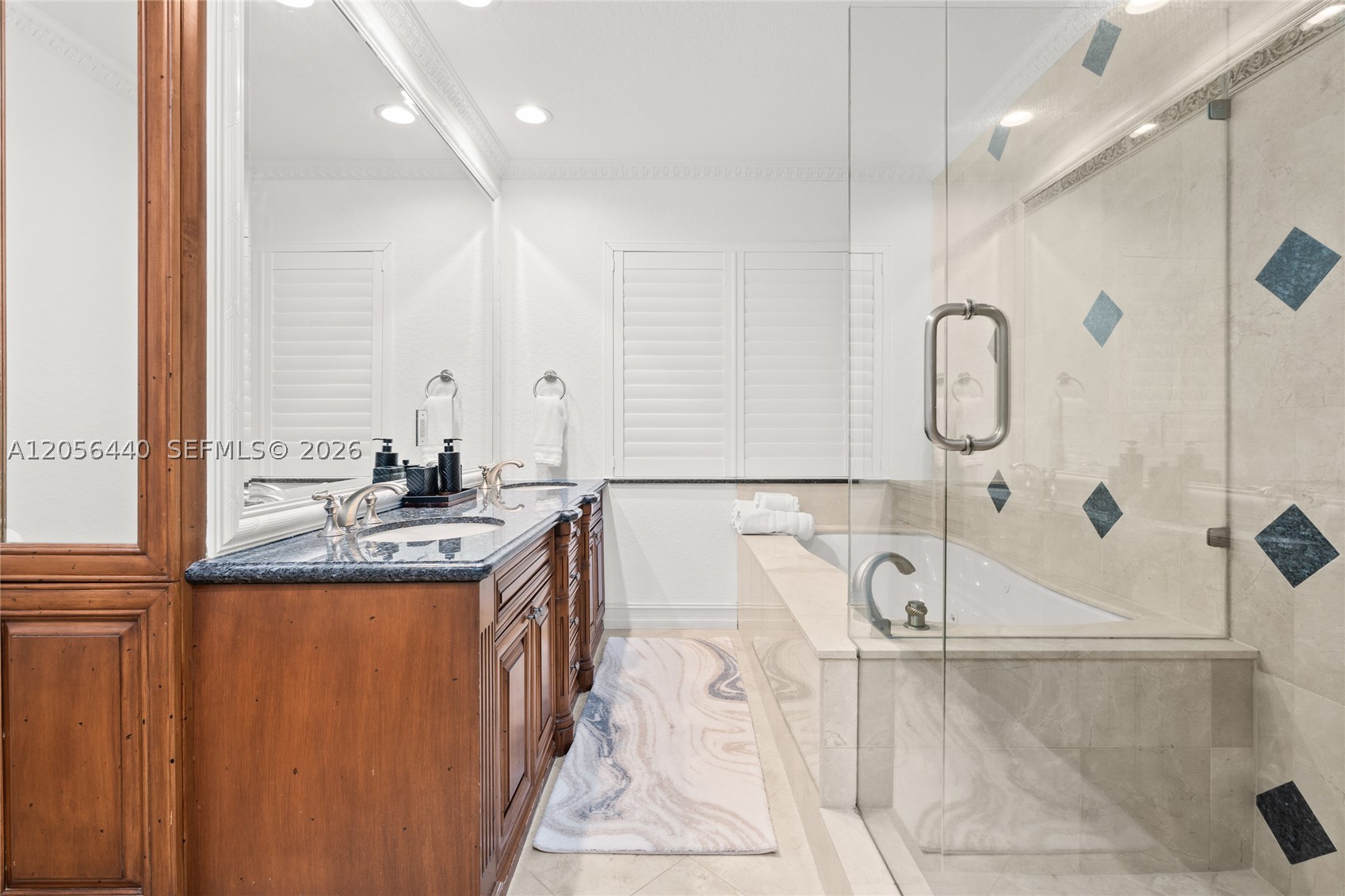 18 Eleuthera Dr Ocean Ridge, FL 33435