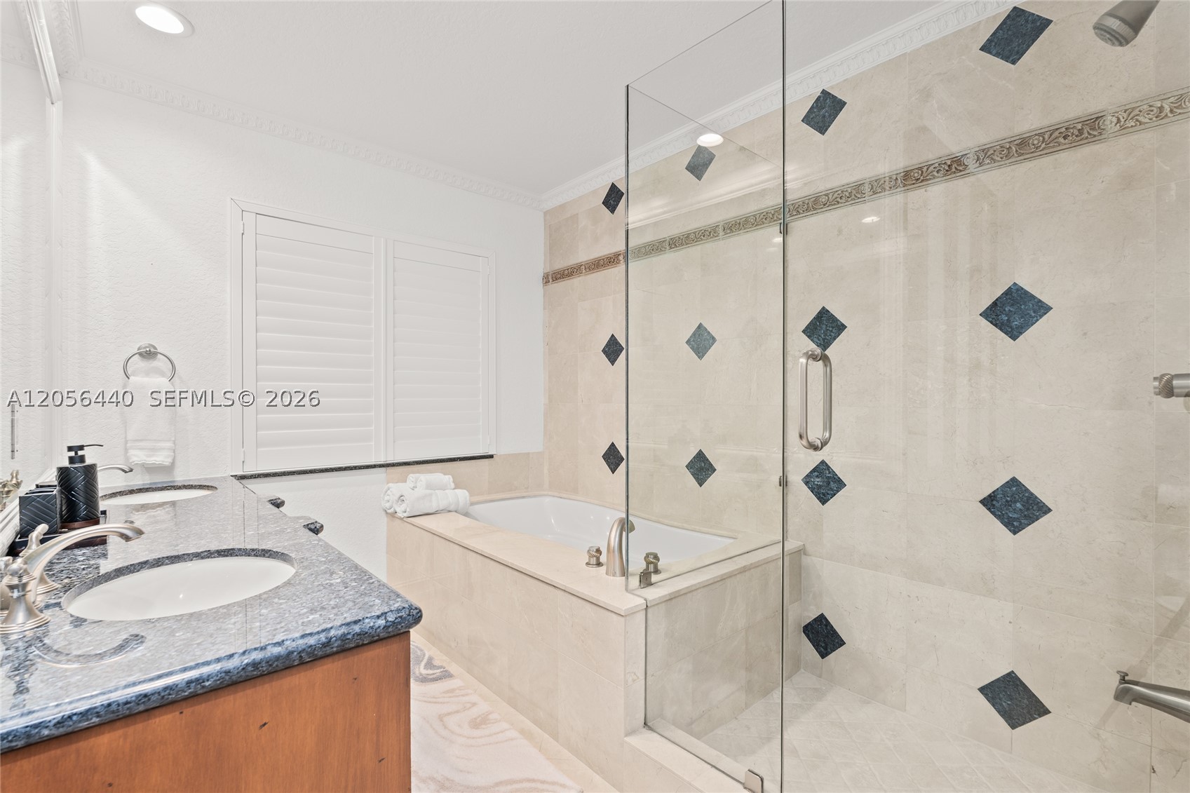 18 Eleuthera Dr Ocean Ridge, FL 33435