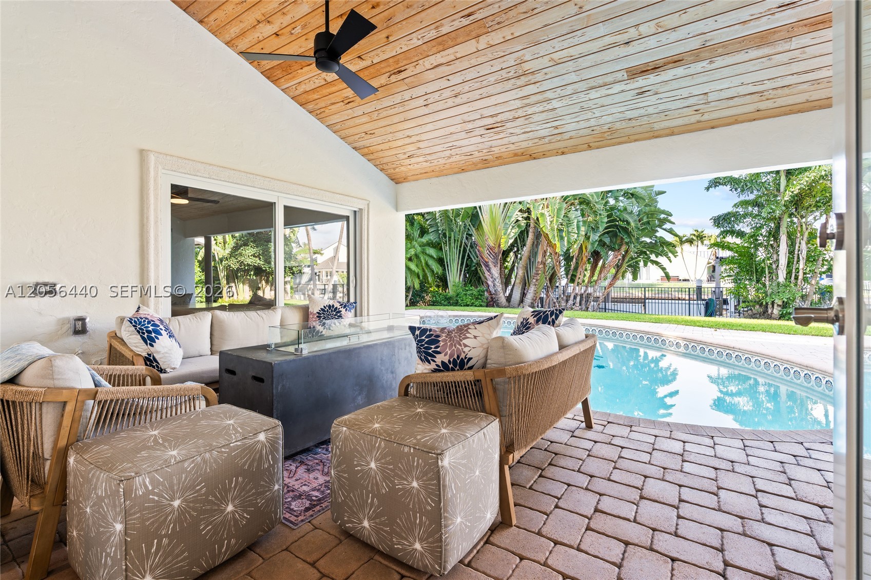 18 Eleuthera Dr Ocean Ridge, FL 33435