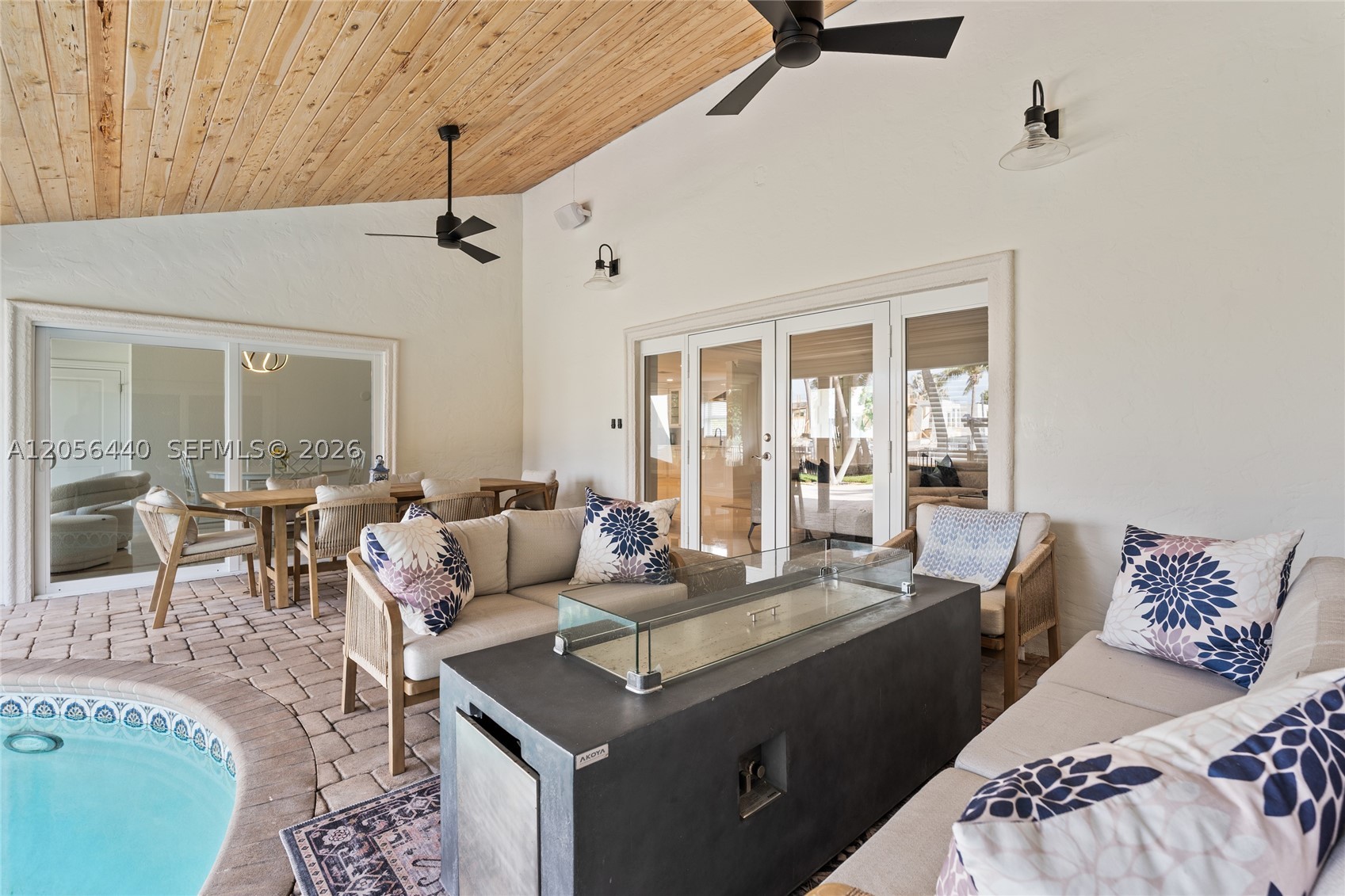 18 Eleuthera Dr Ocean Ridge, FL 33435