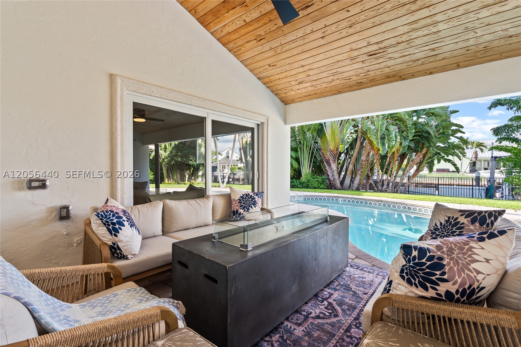 18 Eleuthera Dr Ocean Ridge, FL 33435