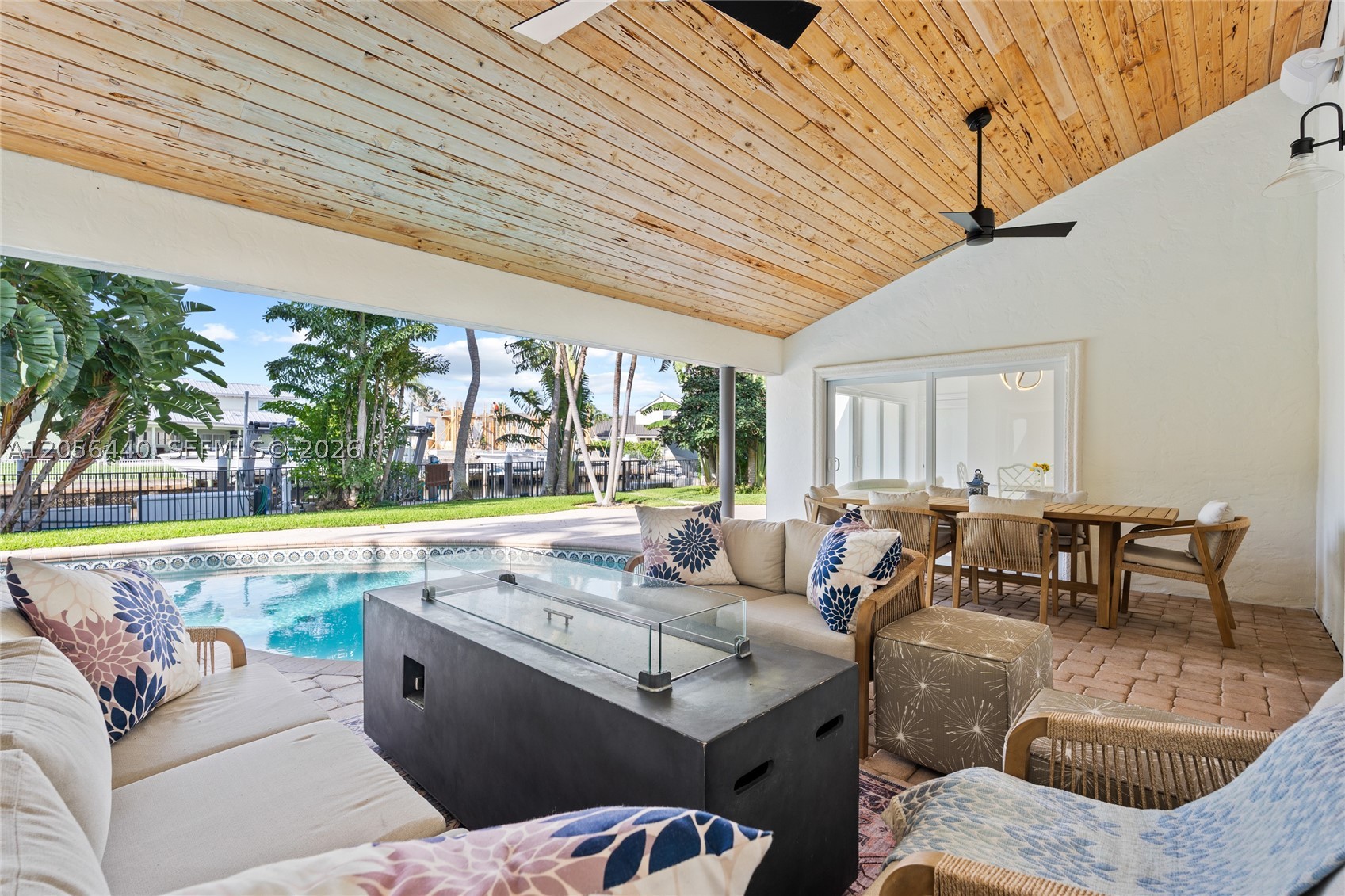 18 Eleuthera Dr Ocean Ridge, FL 33435
