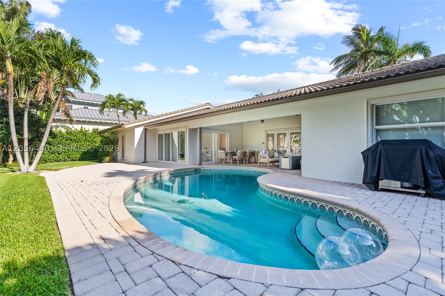 18 Eleuthera Dr Ocean Ridge, FL 33435