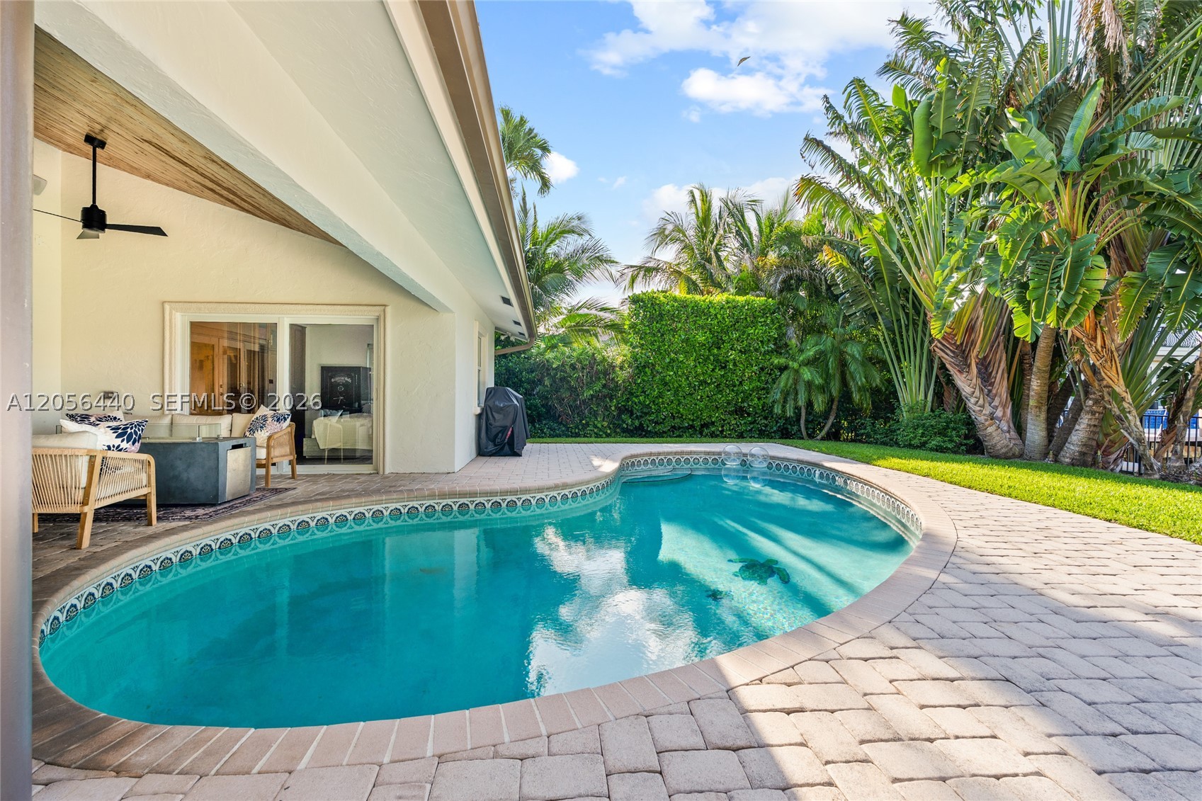 18 Eleuthera Dr Ocean Ridge, FL 33435